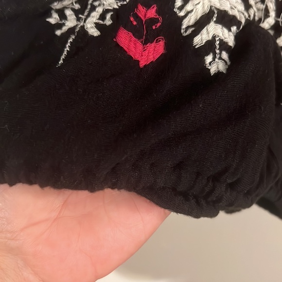 Free People black/embroidery peep shoulder top. straps w/crisscross back detail - Picture 4 of 10
